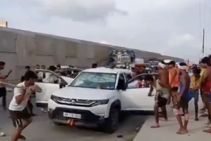 Kanwariyas damage car